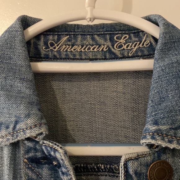 American Eagle Cropped Denim Jacket - Picture 2 of 2